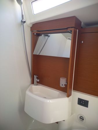 Beneteau Oceanis 51 | Aeolian Muse