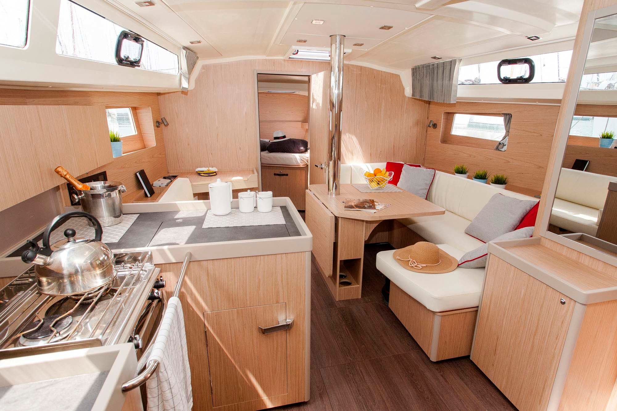 Beneteau Oceanis 41.1 | Rose Royce