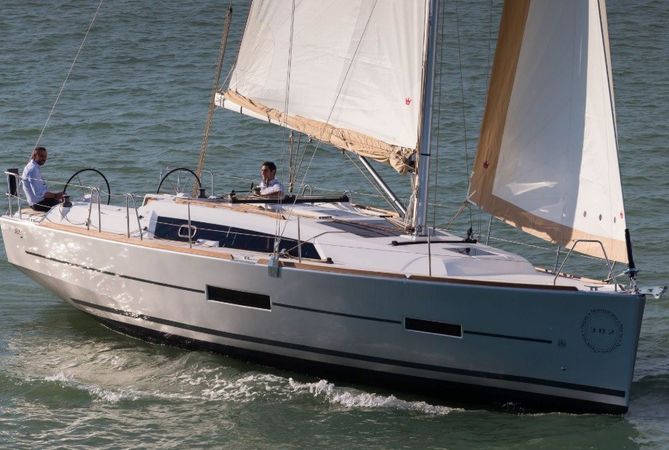 Dufour 382 | Pleasant Company