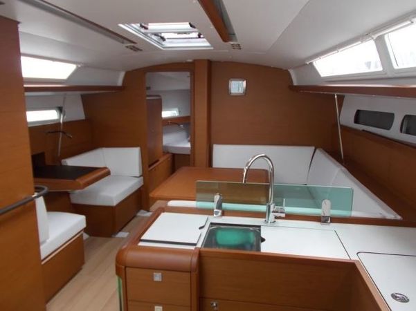 Jeanneau Sun Odyssey 419 | Dark Eyes