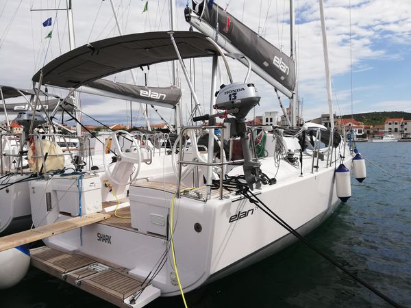 Elan E4 | Shark