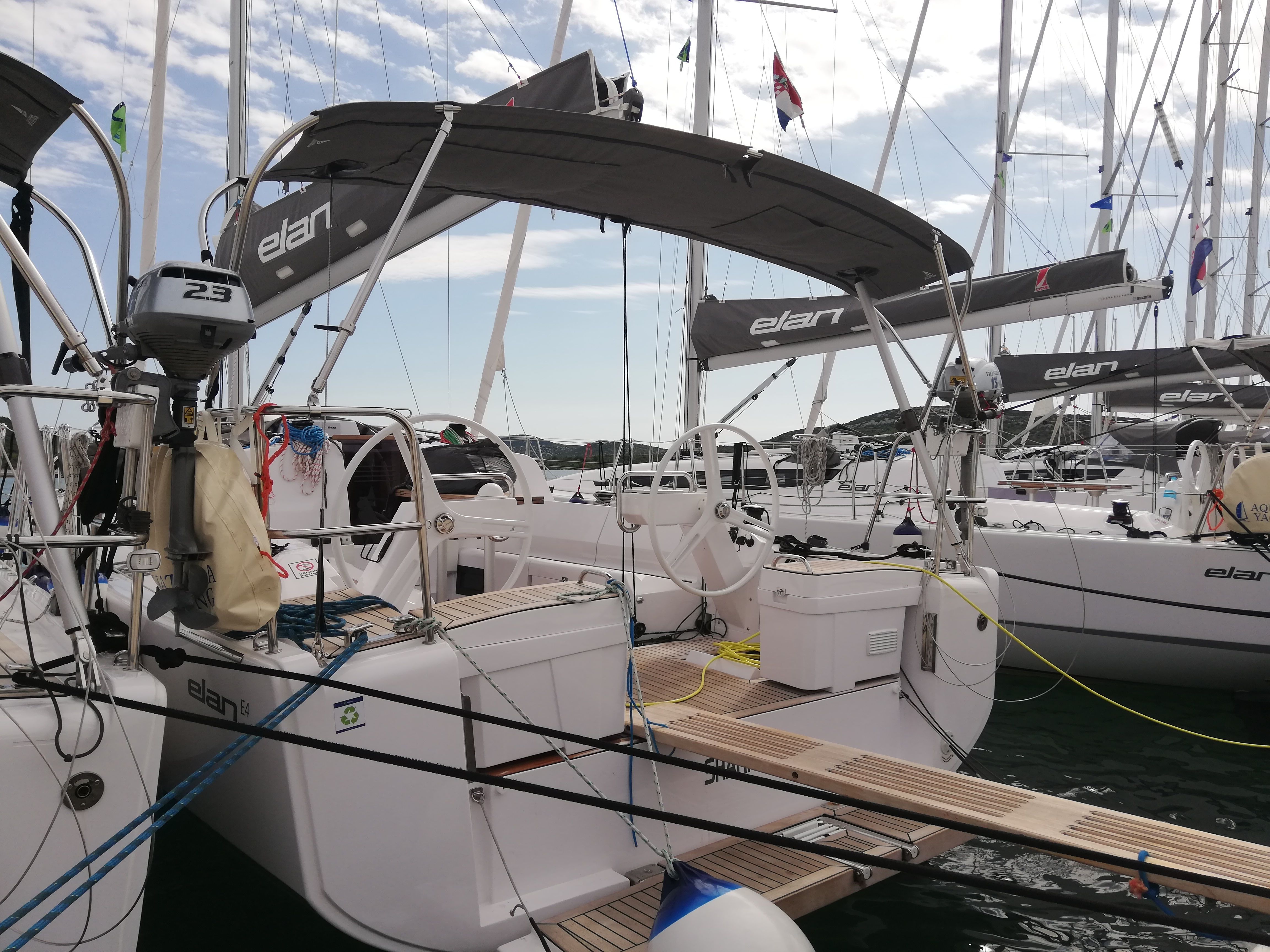 Elan E4 | Shark