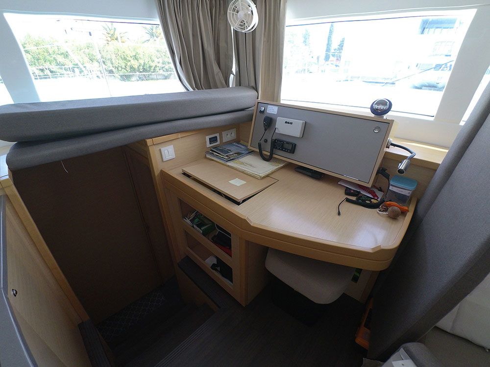 Lagoon 450 F | Red Twin 2