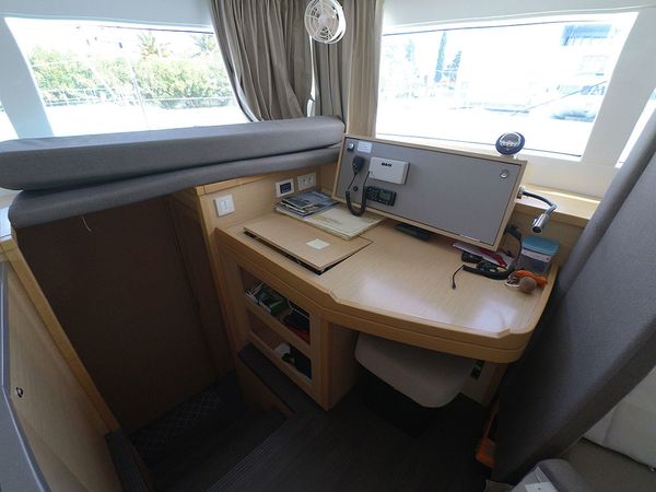 Lagoon 450 F | Red Twin 2