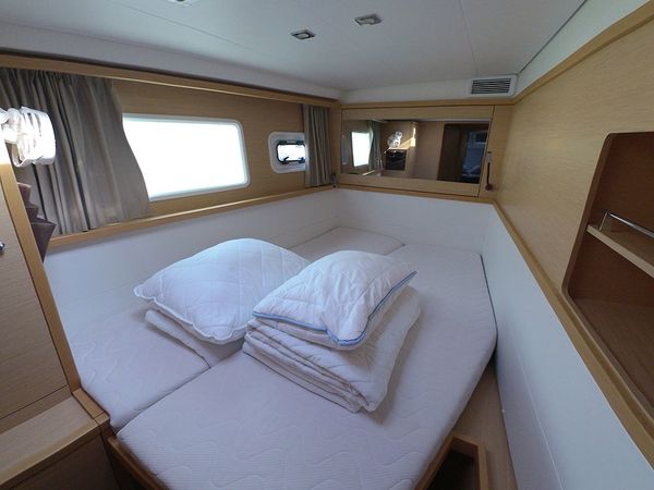 Lagoon 450 F | Red Twin 2