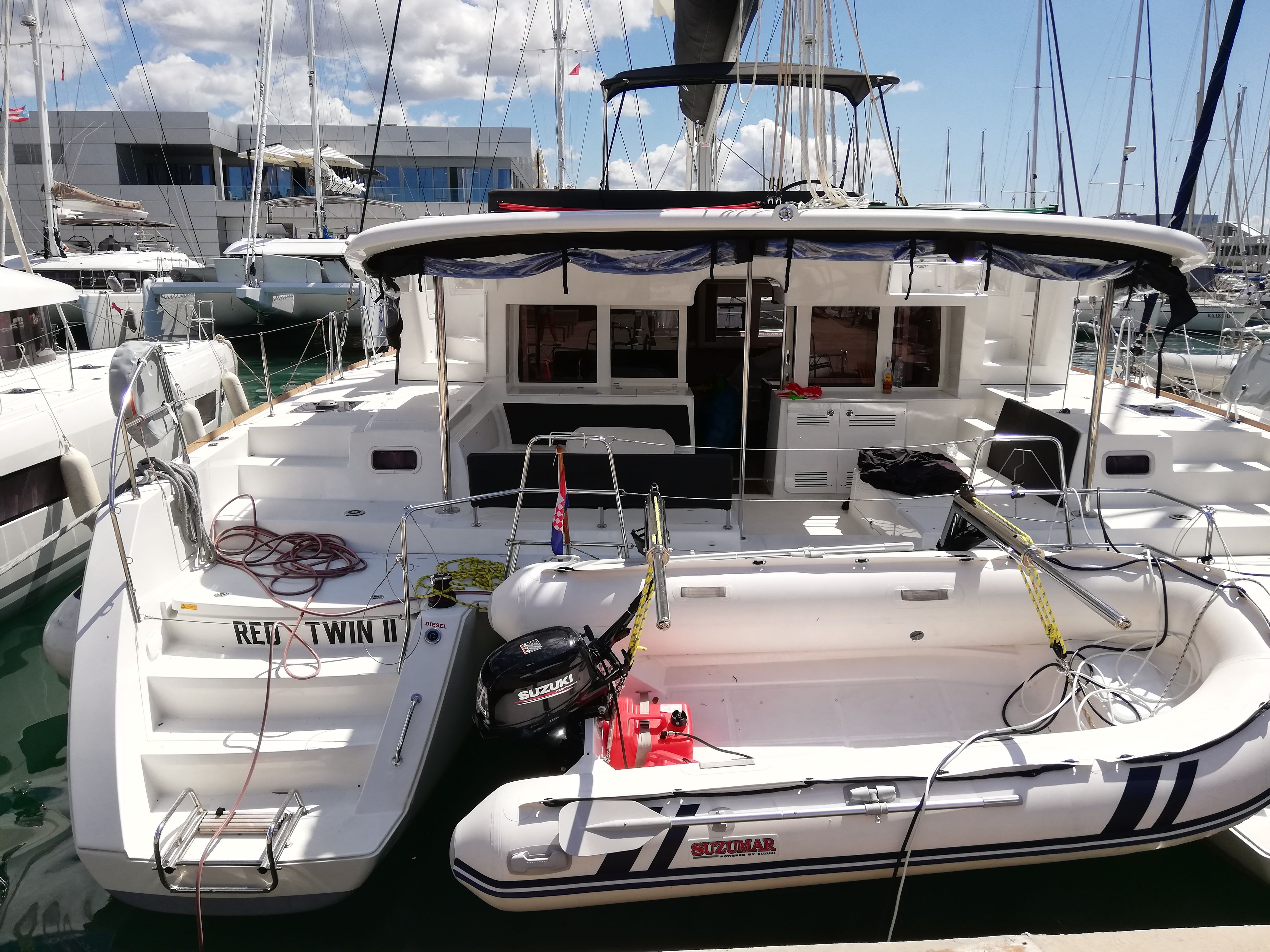 Lagoon 450 F | Red Twin 2