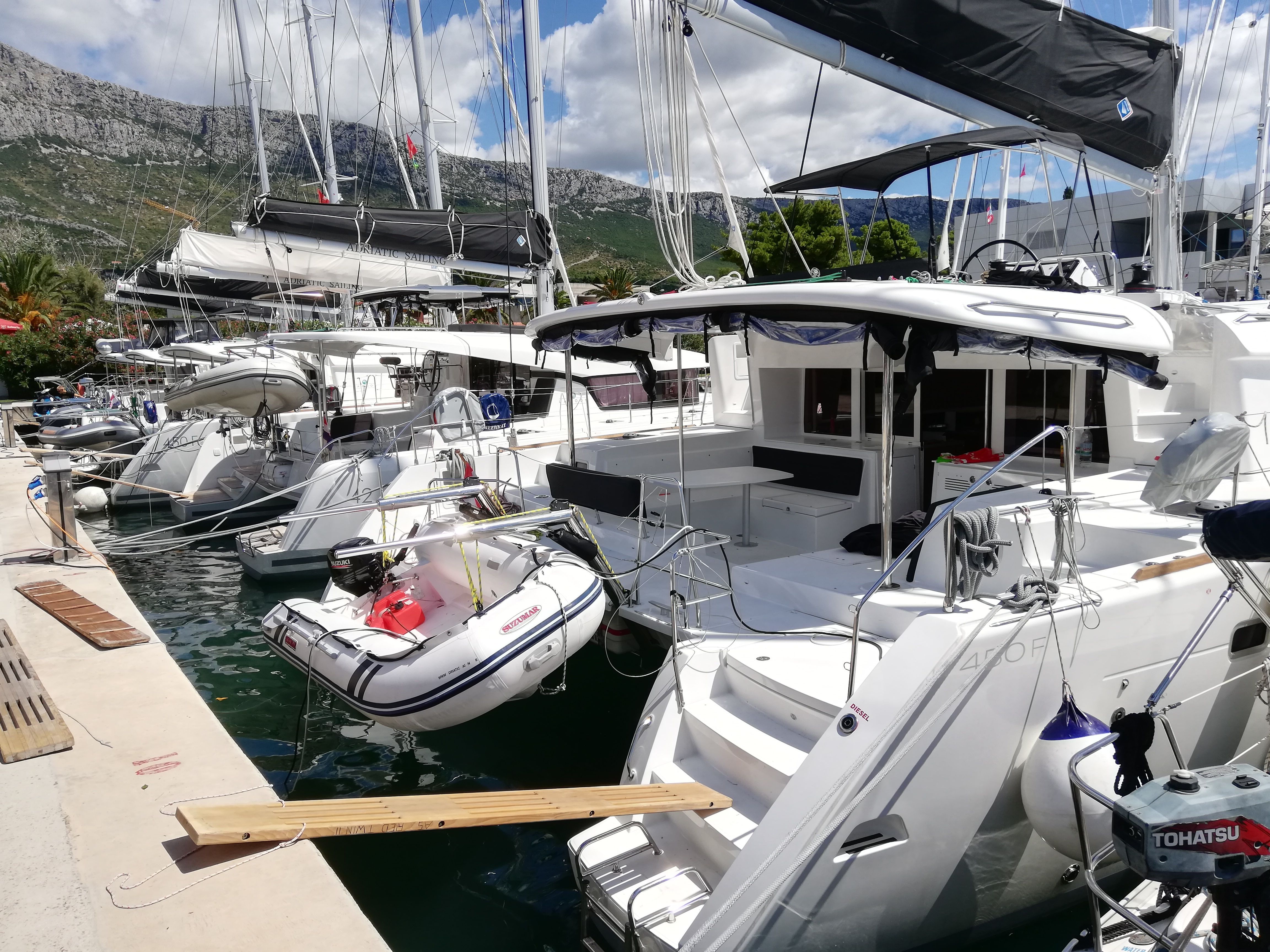 Lagoon 450 F | Red Twin 2