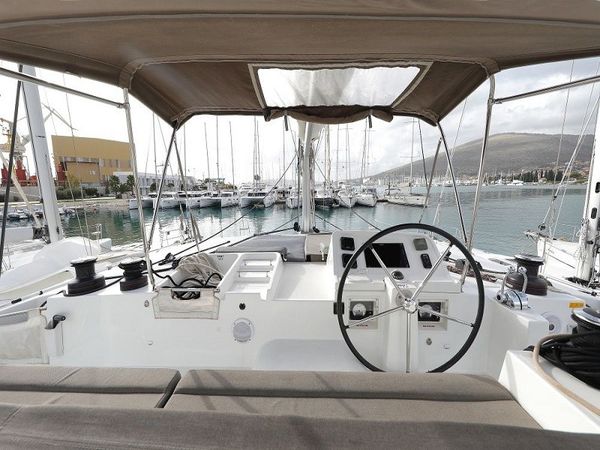Lagoon 450 F | Lydia