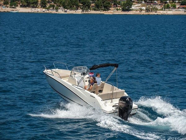 Quicksilver 675 | Activ Open