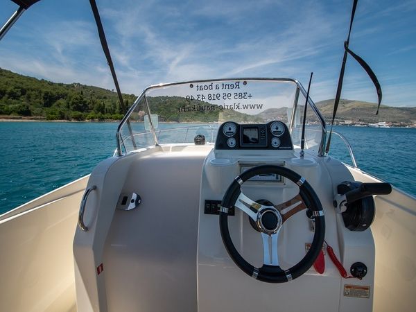 Quicksilver 675 | Activ Open