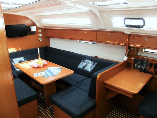 Bavaria Cruiser 41 | MH 60