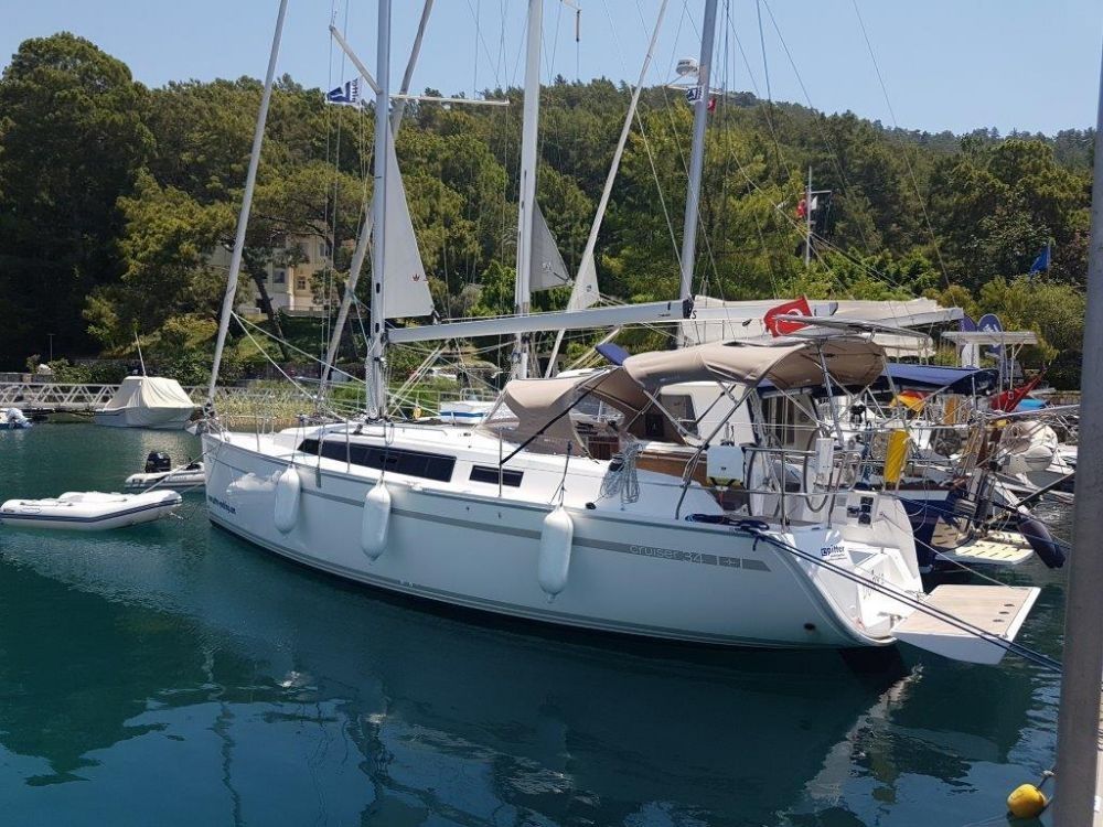 Bavaria Cruiser 34 | Dory 2