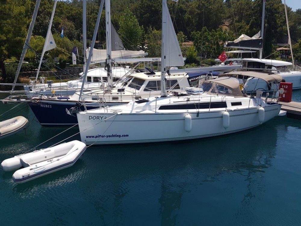 Bavaria Cruiser 34 | Dory 2