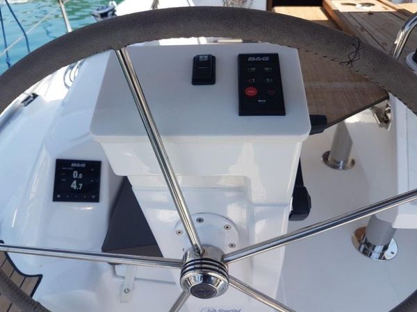 Bavaria Cruiser 34 | Dory 2