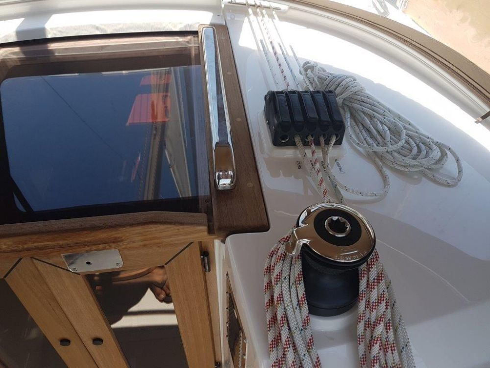 Bavaria Cruiser 34 | Dory 2