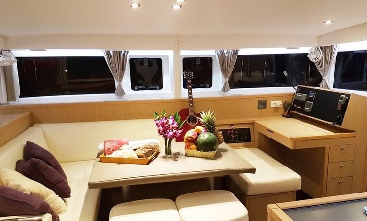 Lagoon 400 S2 | Helios