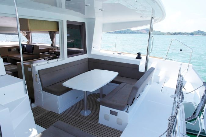 Lagoon 400 S2 | Helios