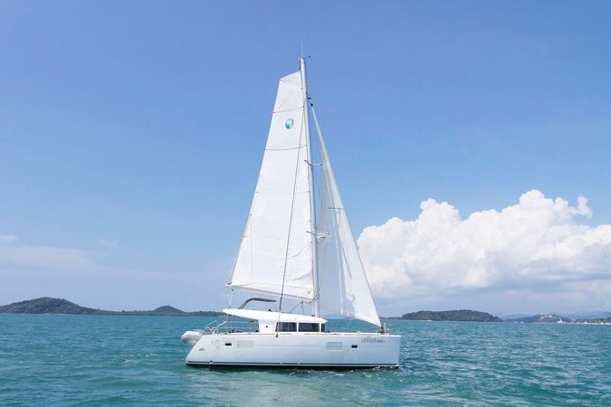 Lagoon 400 S2 | Helios