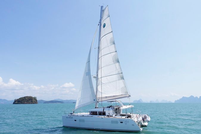 Lagoon 400 S2 | Helios