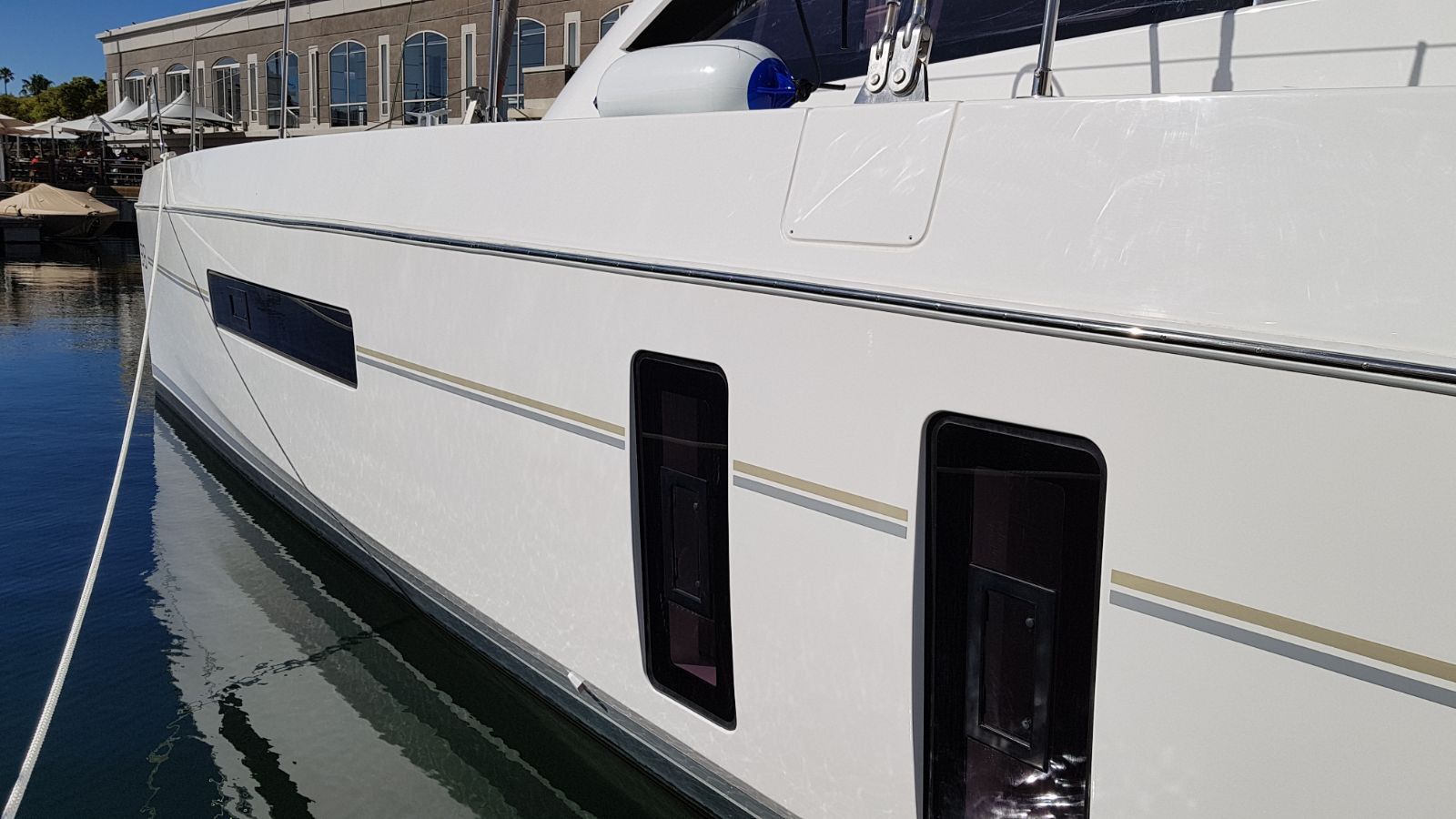 Leopard 58 | Between