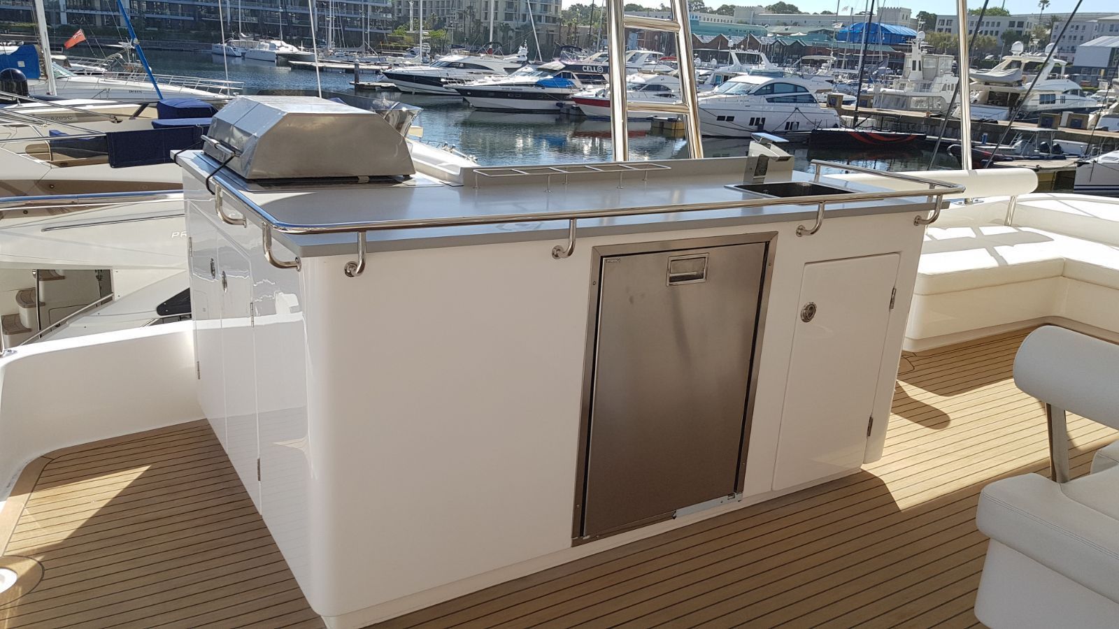 Leopard 58 | Between