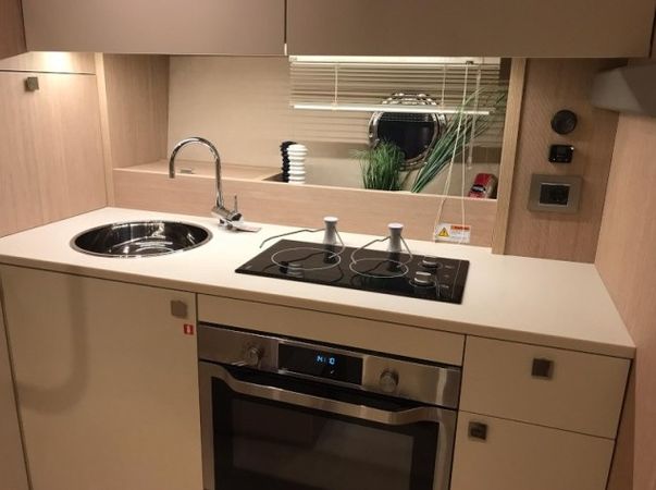 Cranchi M44 | Medusa