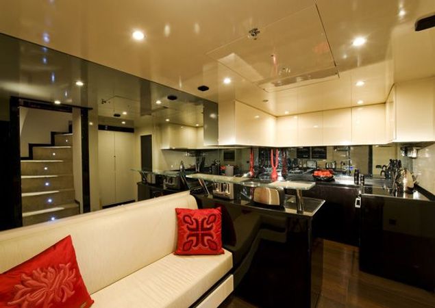 VBG Super Yachts 2009 | Claremont