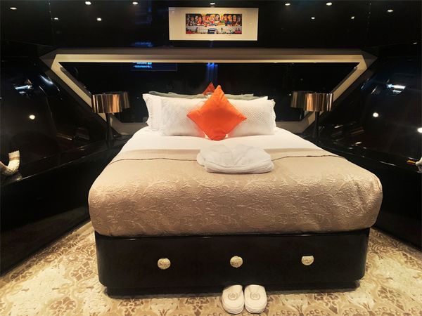 VBG Super Yachts 2009 | Claremont