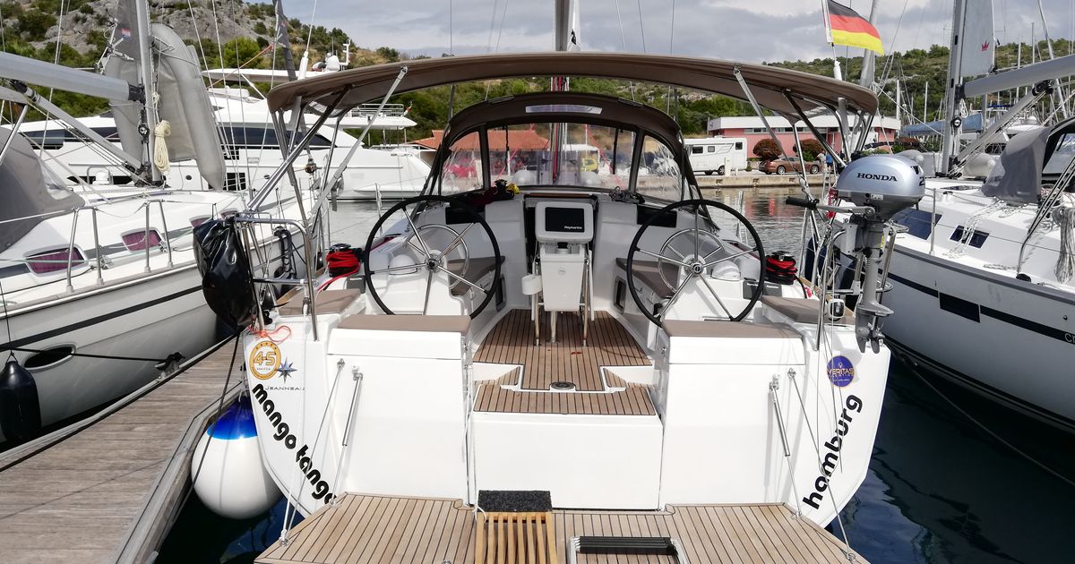 Sailing yacht Jeanneau Sun Odyssey 419 Mango Tango for rent