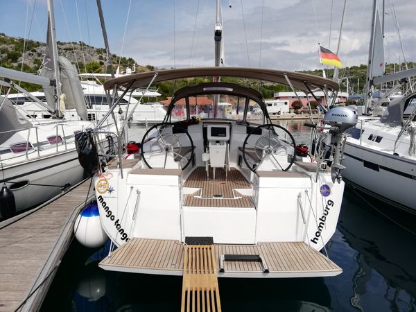 Jeanneau Sun Odyssey 419 | Mango Tango