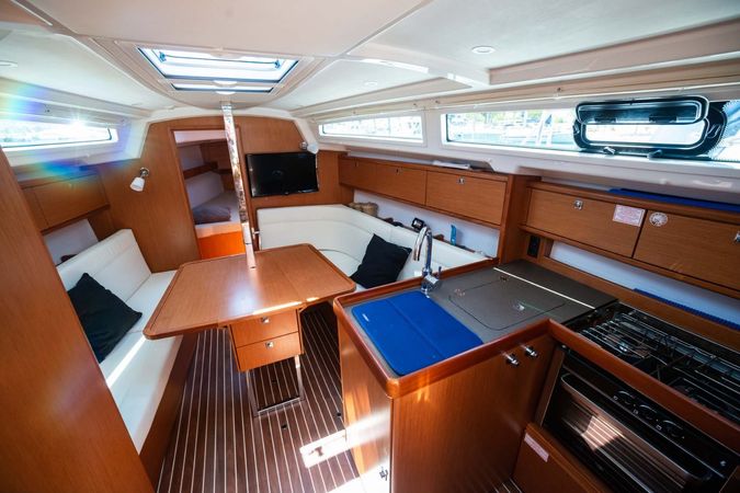 Bavaria Cruiser 34 | Be Happy