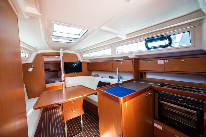 Bavaria Cruiser 34 | Be Happy