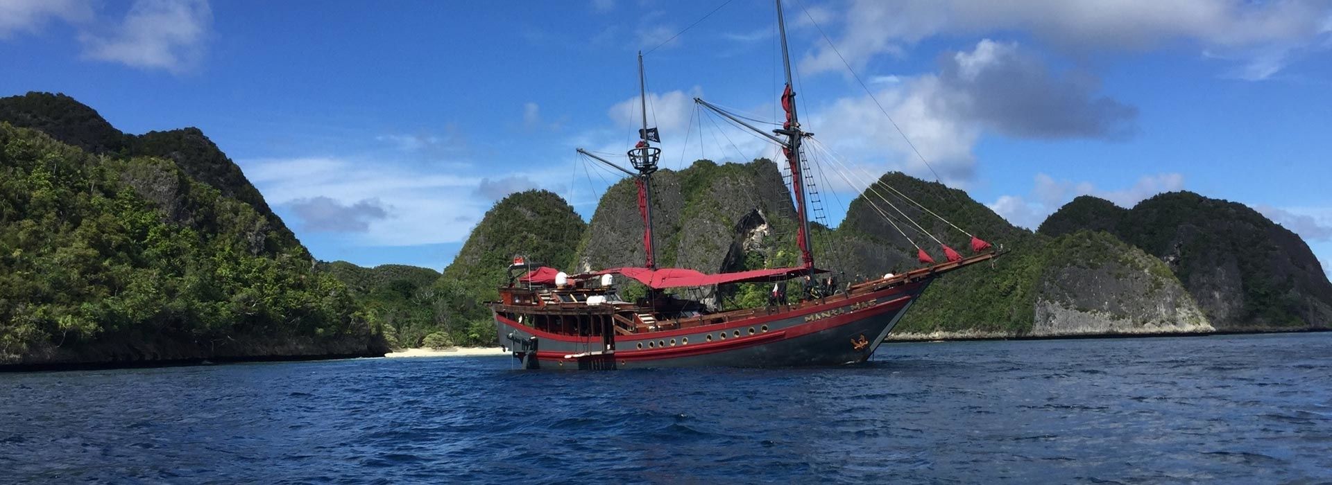 Custom Built Phinisi | Manta Mae