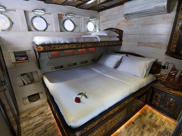 Custom Built Phinisi | Manta Mae