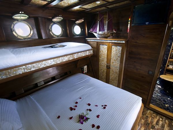 Custom Built Phinisi | Manta Mae