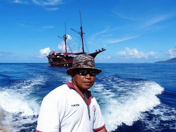 Custom Built Phinisi | Manta Mae