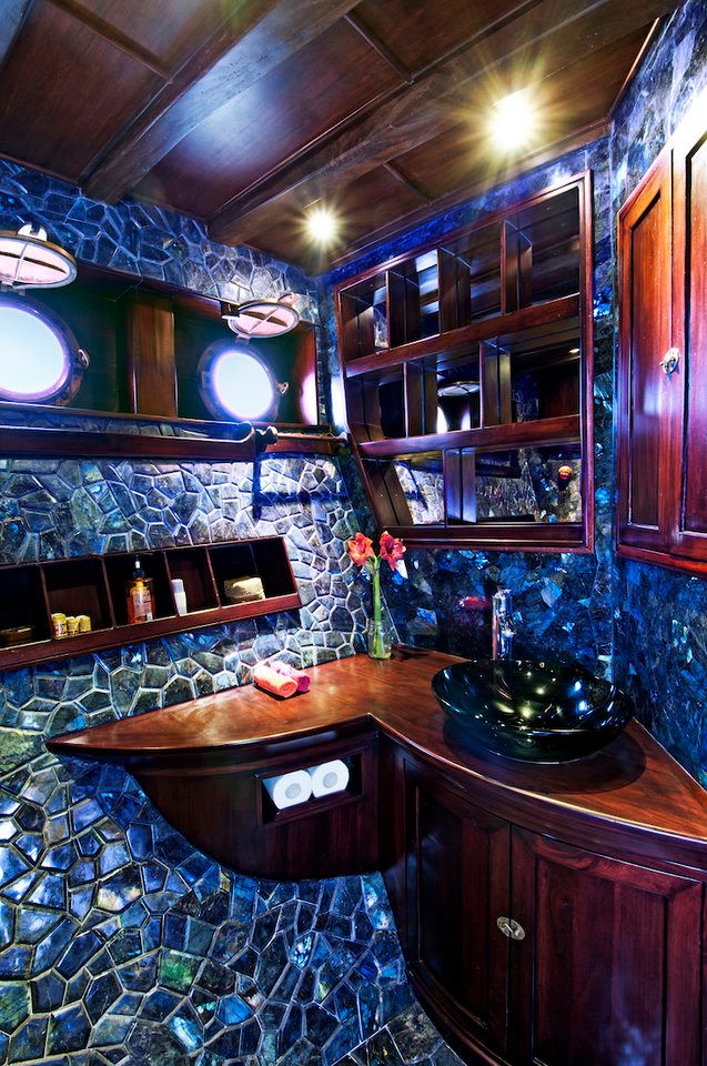 Custom Built Phinisi | Manta Mae