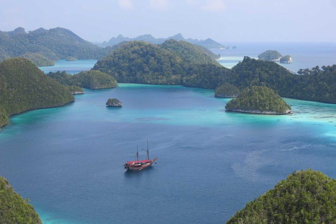 Custom Built Phinisi | Manta Mae