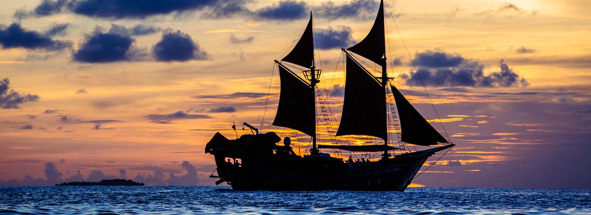 Custom Built Phinisi | Manta Mae