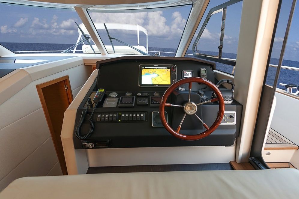 Greenline 48 Hybrid | Green Breeze