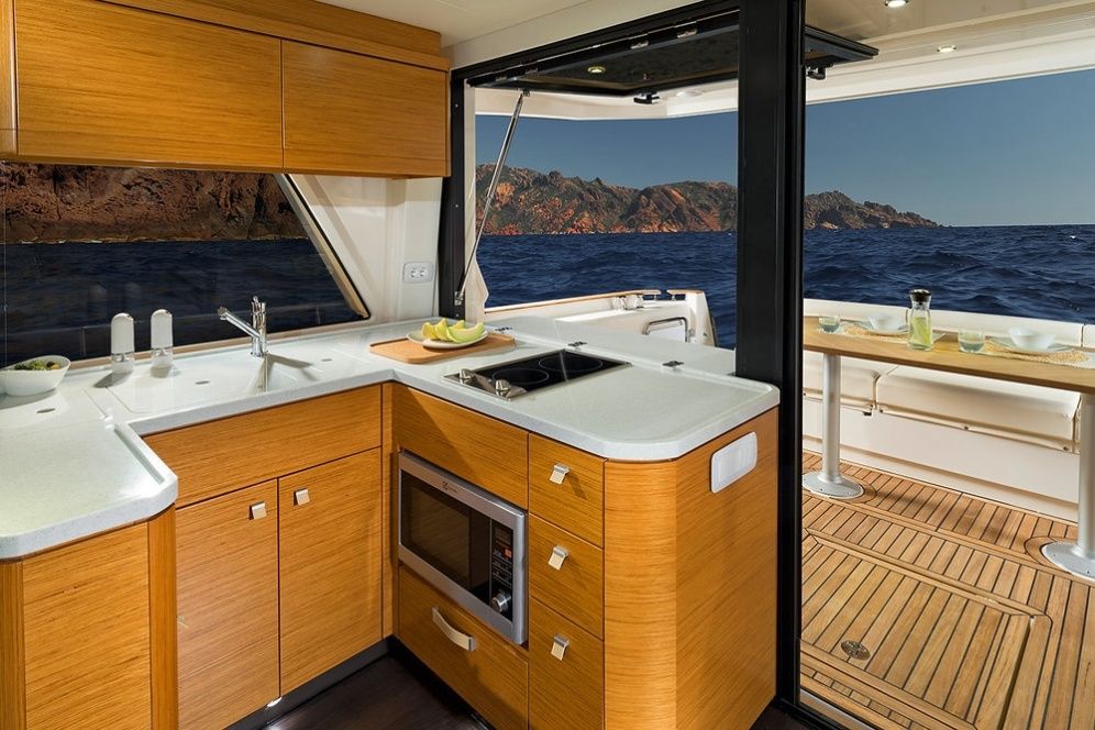 Greenline 48 Hybrid | Green Breeze