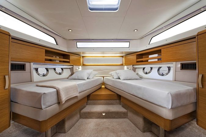 Greenline 48 Hybrid | Green Breeze