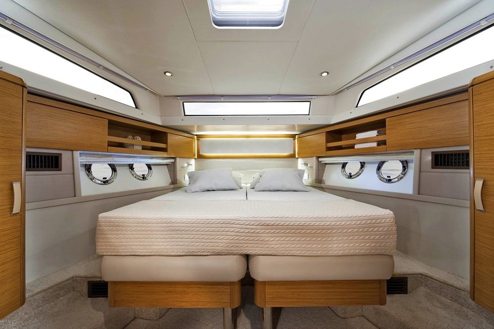 Greenline 48 Hybrid | Green Breeze