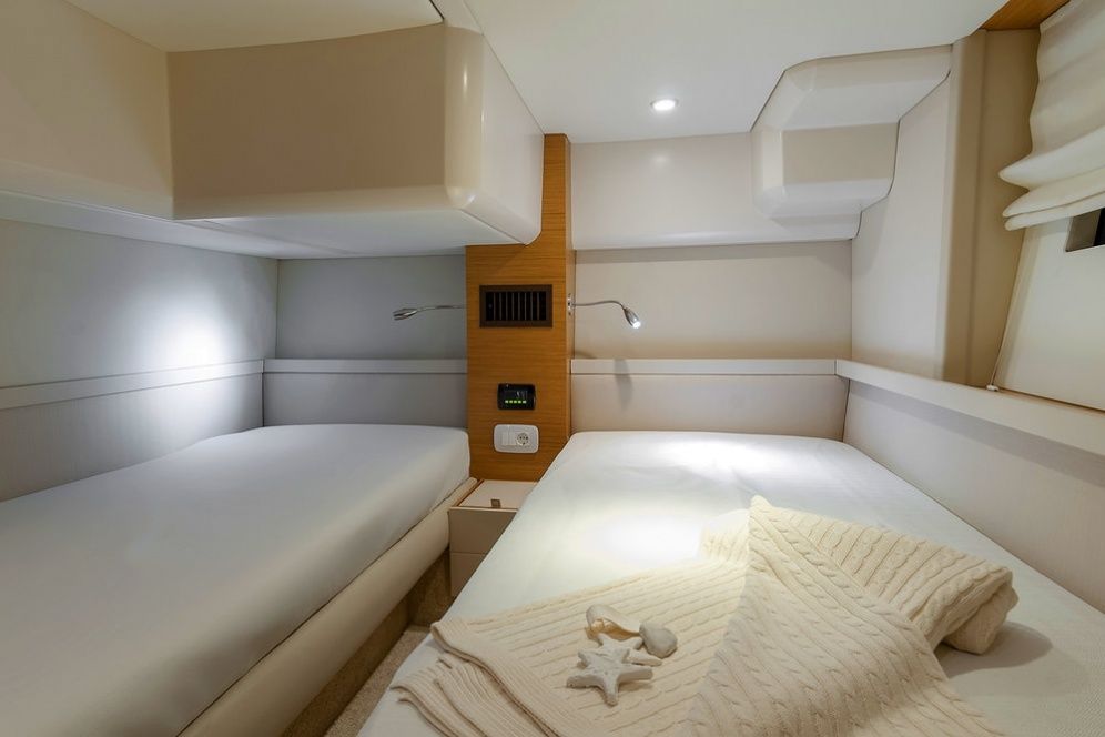 Greenline 48 Hybrid | Green Breeze