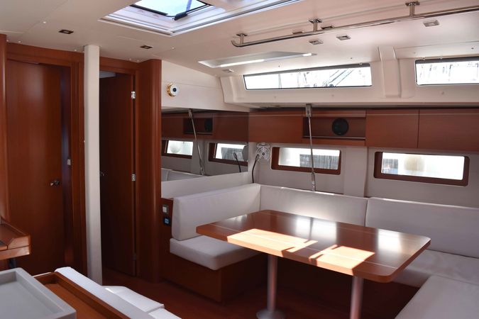 Beneteau Oceanis 51.1 | Euphoria