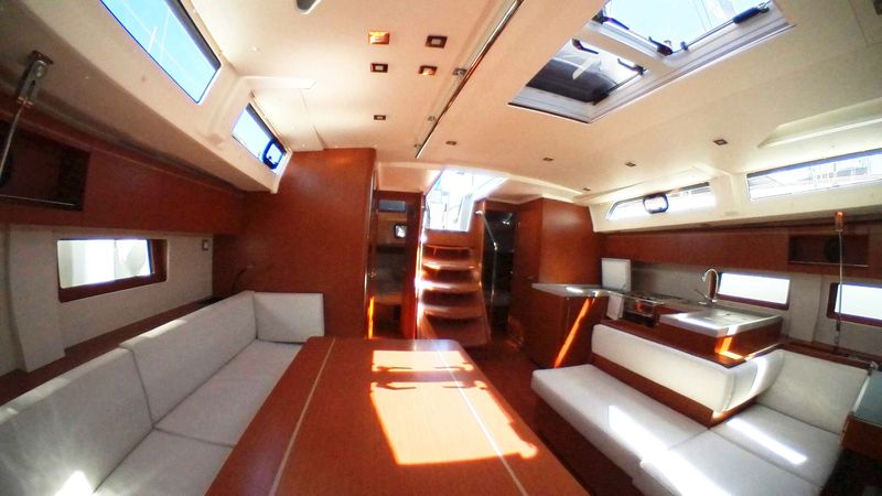 Beneteau Oceanis 51.1 | Euphoria