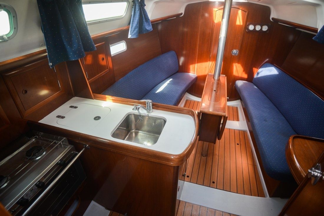 Beneteau Oceanis Clipper 323 | Despina