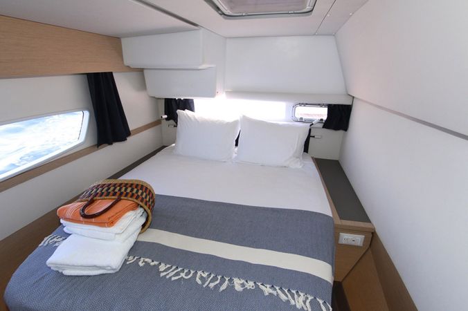 Fountaine Pajot Helia 44 | Allende