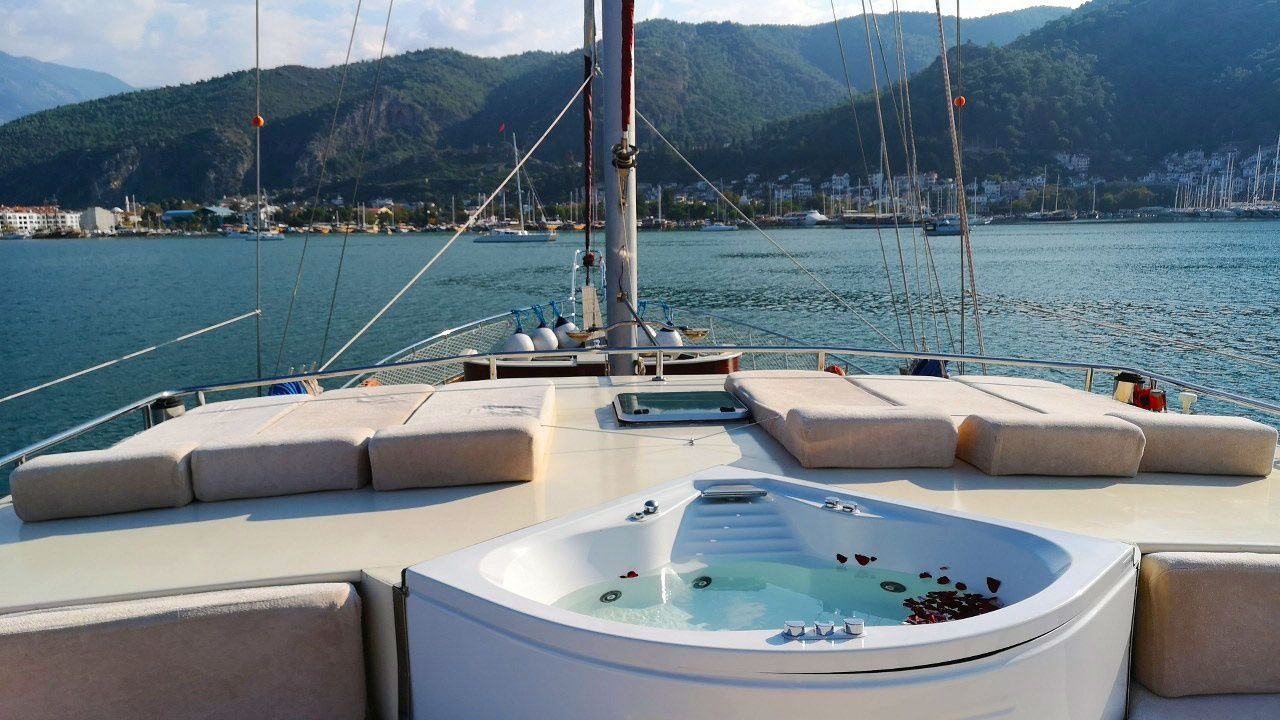 Gulet 98 | Diamond Lila