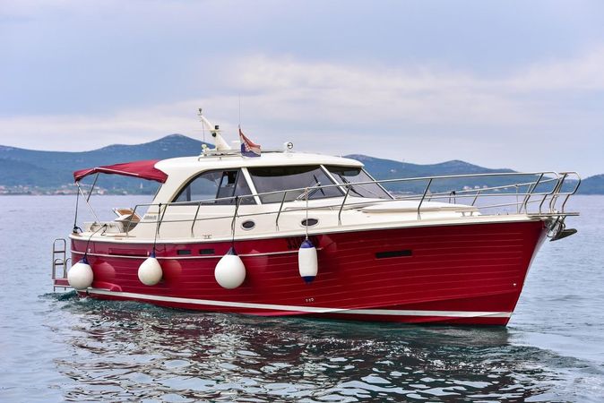 SAS Vektor Adriana 44 | Renesansa